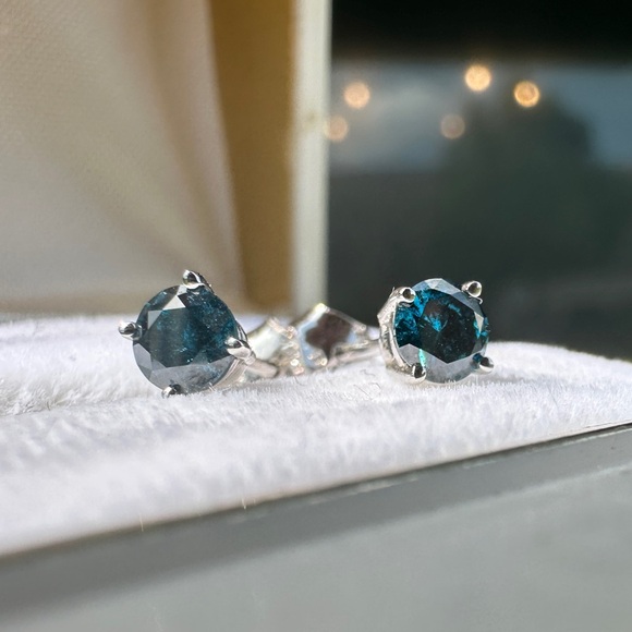 Stunning Irradiated Teal Blue Green Natural Diamond 10k White Gold Stud Earrings
